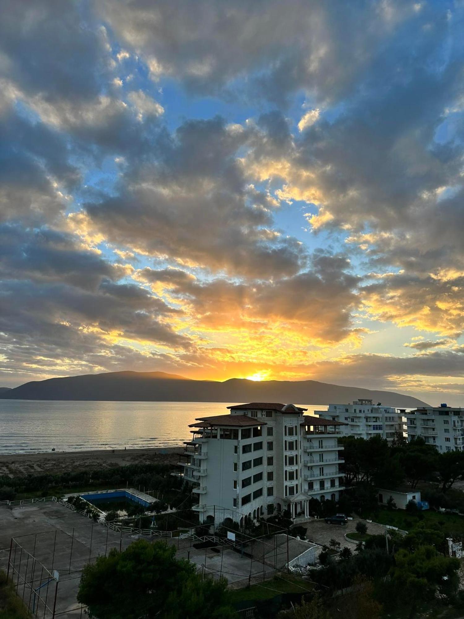 Sea View Apartment Luxury Vlora Kültér fotó
