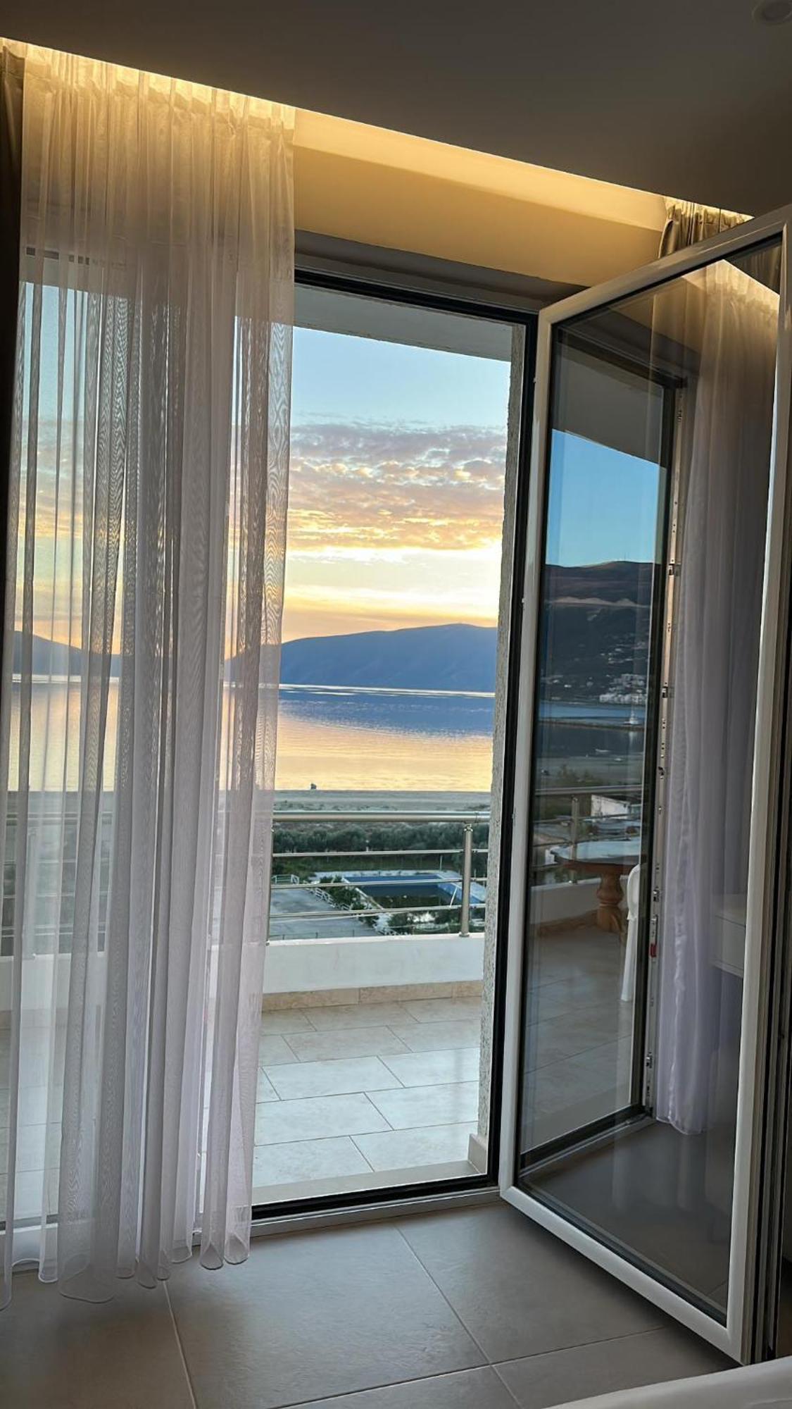 Sea View Apartment Luxury Vlora Kültér fotó